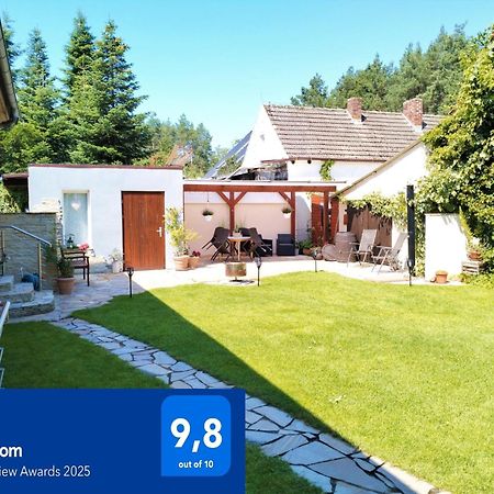 Ferienwohnung Am Waldesrand: Garden Retreat with Family-Friendly Amenities Cottbus Exterior photo