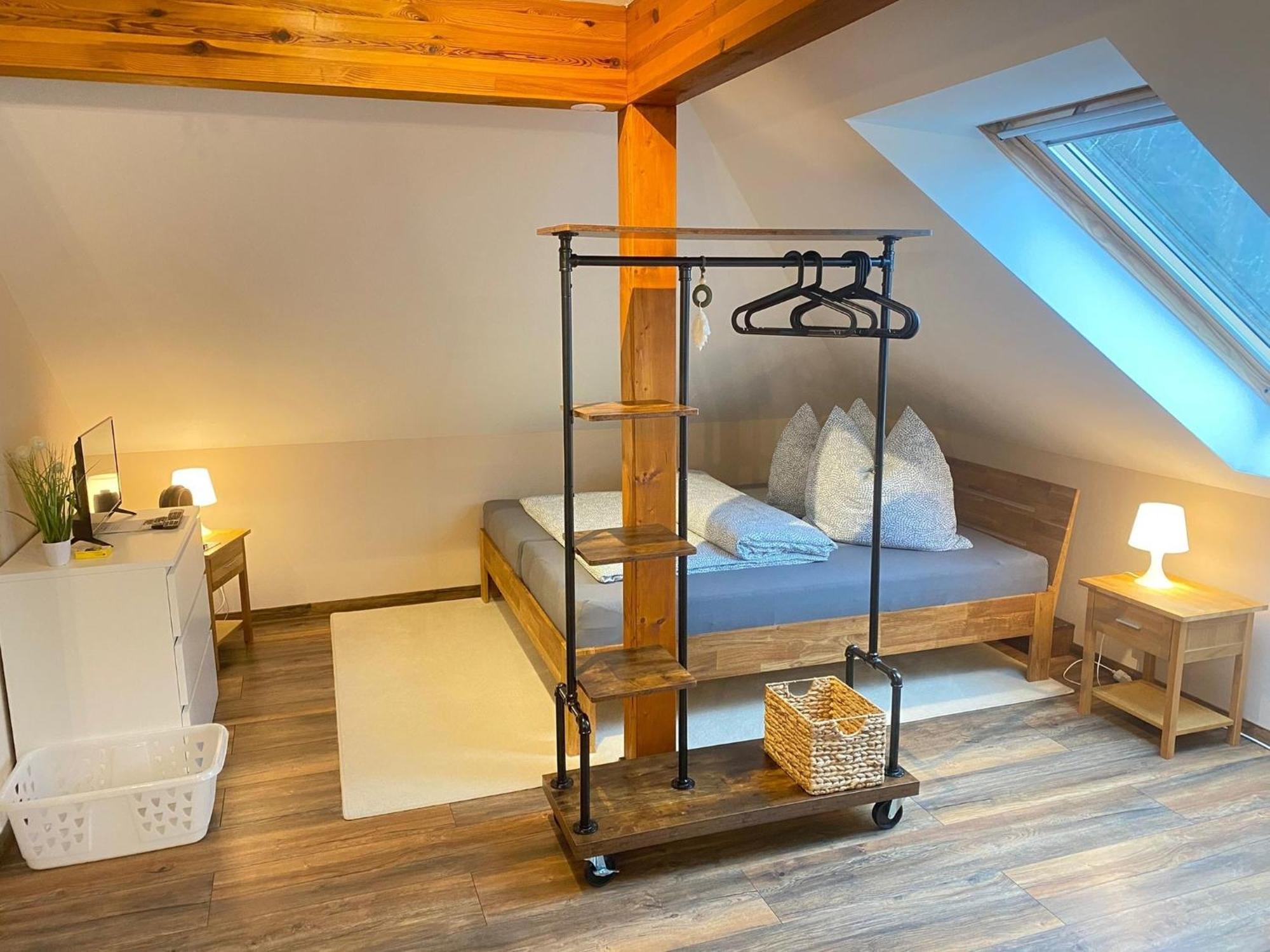 Ferienwohnung Am Waldesrand: Garden Retreat with Family-Friendly Amenities Cottbus Exterior photo