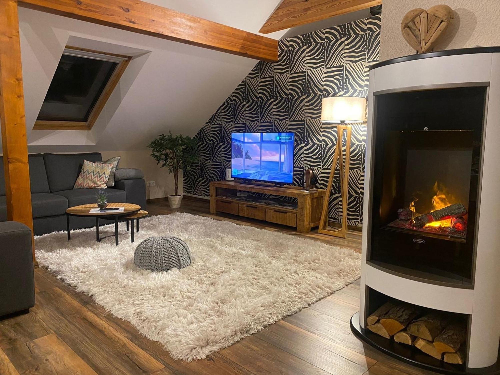 Ferienwohnung Am Waldesrand: Garden Retreat with Family-Friendly Amenities Cottbus Exterior photo